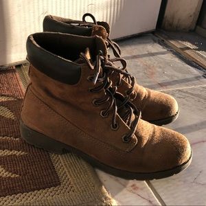 Timberland-esque boots